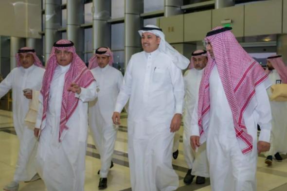 وزير النقل يطلع على سير الحركة التشغيلية بمطار نجران الدولي