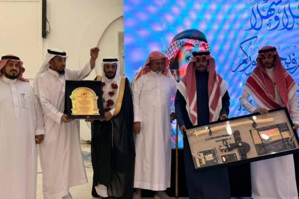 تكريم يحيى عكور أحد روّاد التعليم بجازان