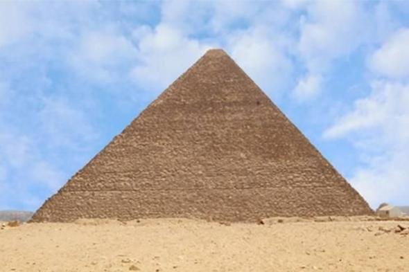 أجهزة لتنقية هواء هرم خوفو.. وزارة السياحة المصرية تكشف السبب