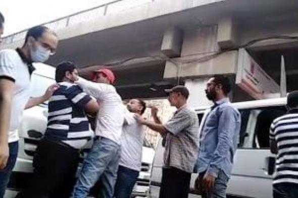 كشف ملابسات فيديو يظهر تعدي 3 أشخاص على عاطل بالإسكندرية