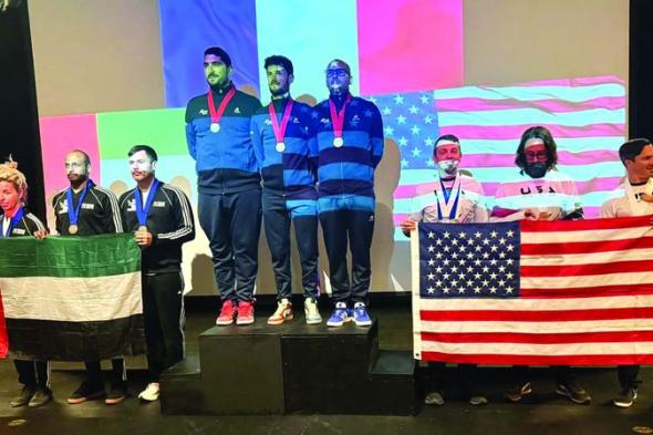 منتخب الإمارات يحصد فضية كأس العالم للقفز بالمظلات