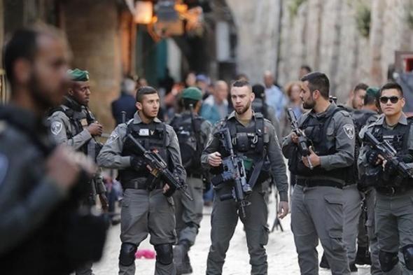 الاحتلال يعتقل شابا بعد الاعتداء عليه في عناتا شمال القدس