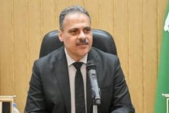 التحقيق مع 45 موظفا متغيبا عن العمل بمركزى الحسينية وفاقوس بالشرقية