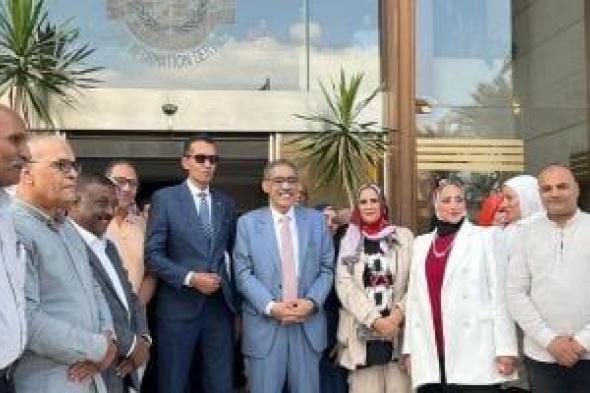 العاملون بهيئة الاستعلامات يهنئون ضياء رشوان بالقرار الرئاسي لتجديد الثقة ..صور