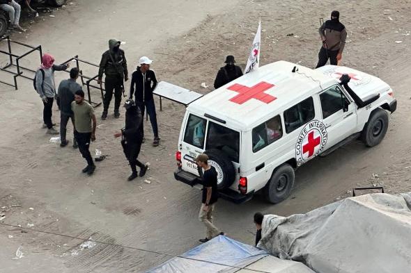 "الصحة الفلسطينية": استلام رفات 45 شهيدًا أعادها الاحتلال عبر الصليب الأحمر