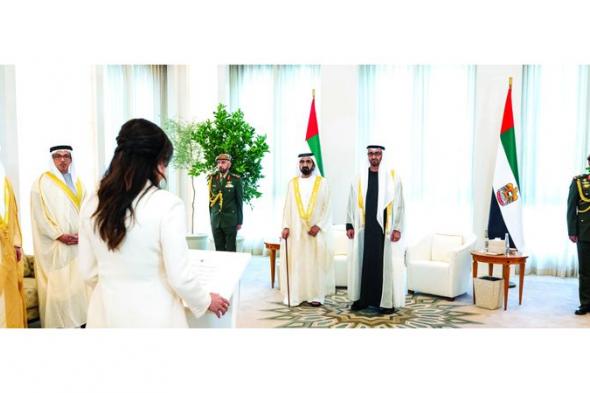 أمام رئيس الدولة.. 3 وزراء في حكومة الإمارات يؤدون اليمين الدستورية