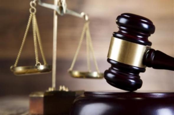 الإبن يشتم والأب يضرب بسبب «العلامات المدرسية».. والأم تقودهما للمحكمة