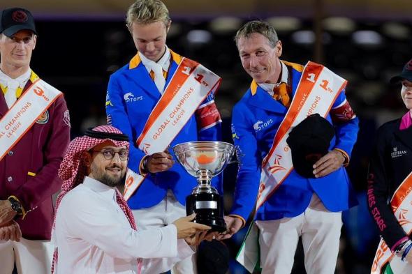 بتتويج من الأمير عبدالله بن فهد.. فالكنسفارد يونايتد بطل جولة الرياض ودوري الأبطال العالمي