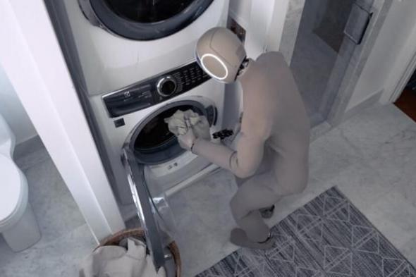 «روبوت» يجلي ويغسل ويرتب البيت ويسقي الزرّيعة .. بـ 20 ألف دولار