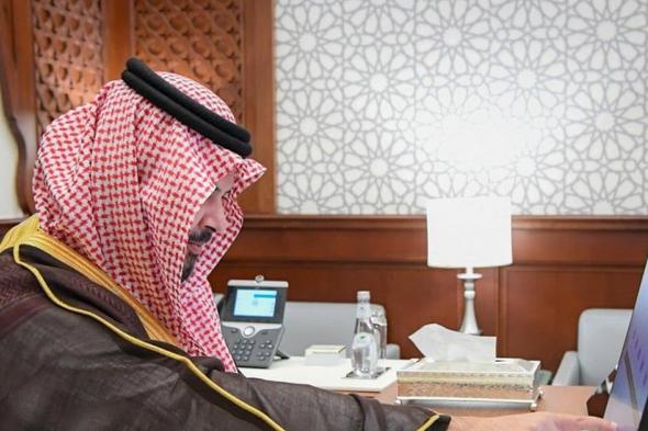 أمير المدينة المنورة يدشن مشروع "الحافلة الذكية المتنقلة"