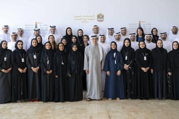 منصور بن زايد يطلق برنامج «خبراء الإمارات للذكاء الاصطناعي»