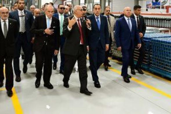 جولة لرئيس الوزراء عقب افتتاح مصنع المنصور لتصنيع فلاتر المركبات