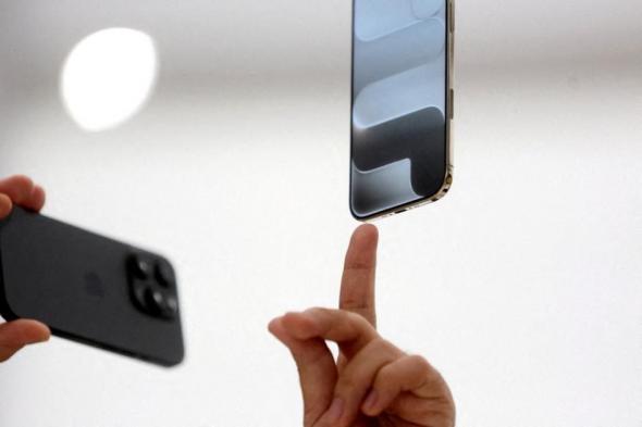 أبل تستعين بنموذج غوغل للذكاء الاصطناعي لتشغيل «سيري»