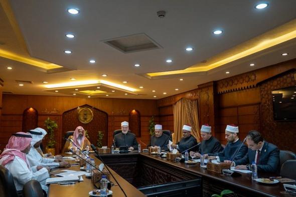 وزارة الشؤون الإسلامية تناقش إقامة ندوات علمية مشتركة مع الأزهر الشريف