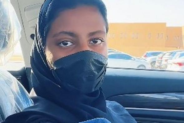طالبة سعودية تستثمر سيارتها في نقل زميلاتها أثناء الدراسة بالقصيم