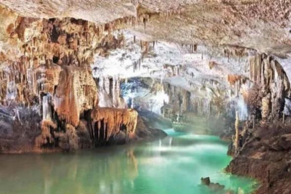 لبنان : «حفل زفاف» في مغارة جعيتا يتحول إلى أزمة حكومية