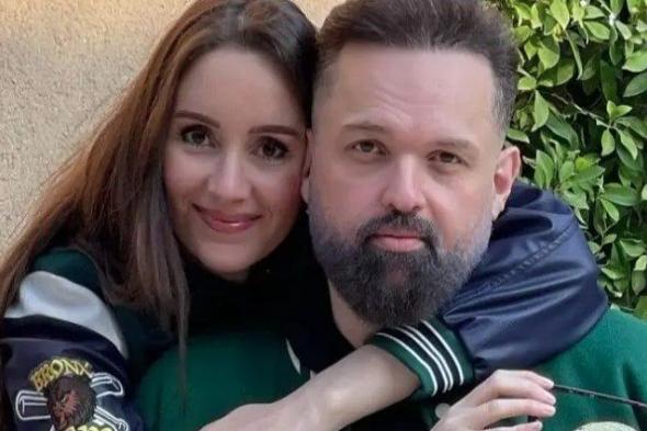 محمد محمود عبد العزيز يناشد الدعاء لزوجته إثر تعرضها لنزيف داخلي