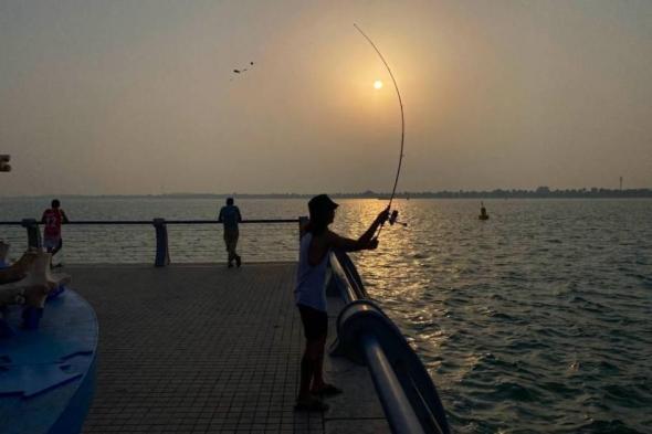 بلدية أبوظبي: 15 موقعاً آمناً لممارسة هواية صيد الأسماك