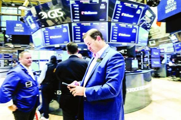 الأسهم الأمريكية تقرأ بين سطور الذكاء الاصطناعي والخلل السياسي