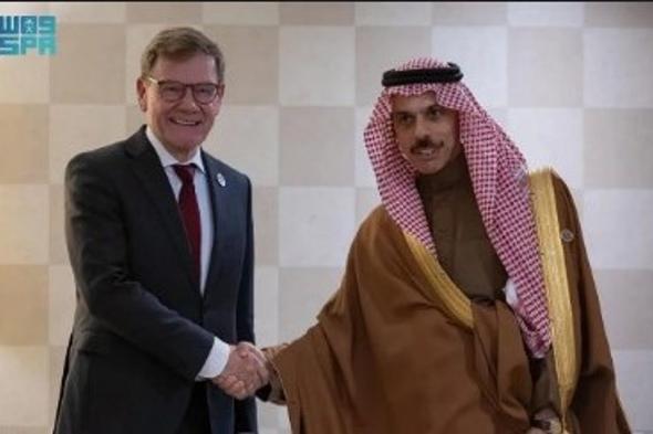 وزير الخارجية يستعرض علاقات التعاون الثنائية مع نظيره الألماني