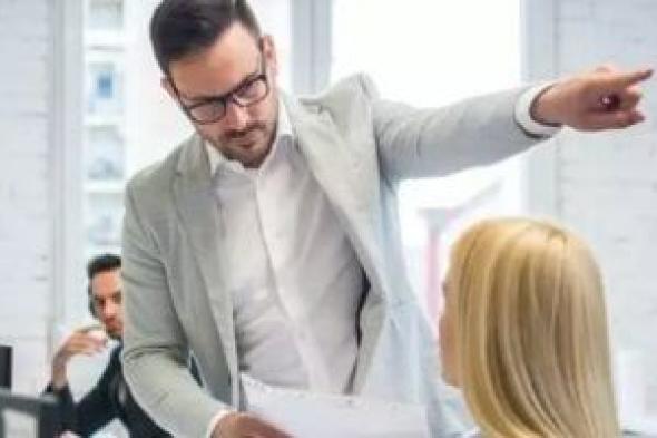 هل يمكن للشركة تتبعك فى إجازتك المرضية؟ محكمة صينية تعوض عاملاً فُصل بسبب كثرة المشى