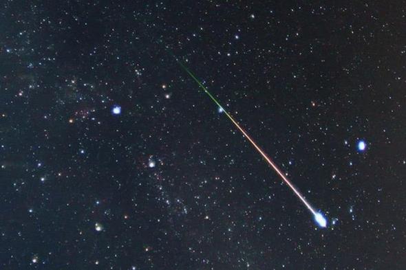 فلكية جدة: ذروة شهب الثوريات الشمالية تضيء سماء المملكة هذا الأسبوع