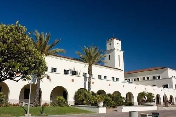 طلاب جامعات جدد بأمريكا يفتقدون مهارات الكتابة