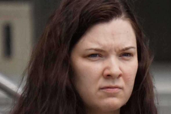 3 سنوات سجن لفتاة زورت موتها للتهرب من قضايا سرقة واحتيال