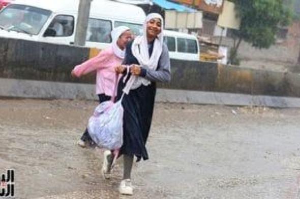 الشتا يدق الببان.. تساقط مفاجئ للأمطار على مدن جنوب الجيزة