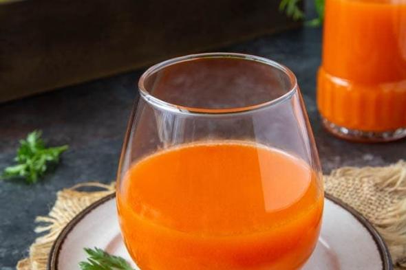 شرب 10 جالونات من عصير الجزر.. فأصبح جلده «برتقالياً» ومات !