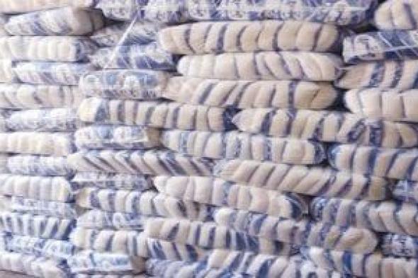 ضبط مياه معدنية مجهولة ومصادرة طن سكر تموين بالإسكندرية