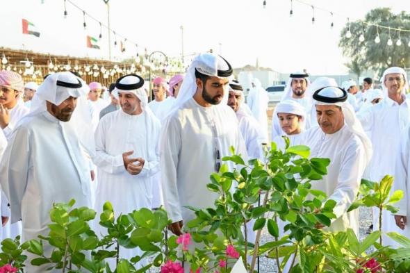 صقر بن سعود يزور مهرجان الغيل الزراعي