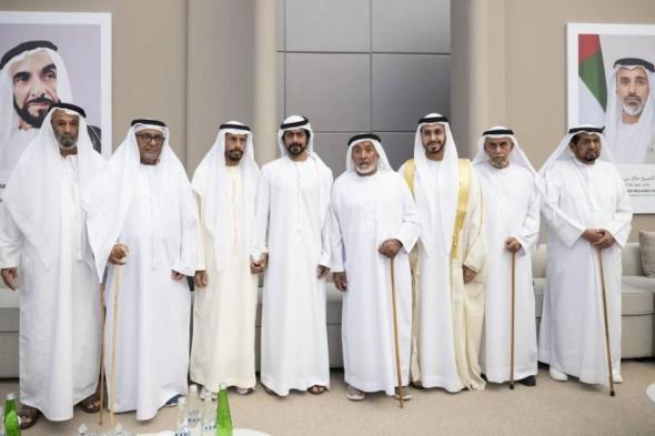 خليفة بن طحنون يحضر عرسين لعائلتي المهيري والظاهري