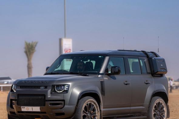 محمد بن راشد يشهد سباق "تحدّي سيح السلم للقدرة 120 كم"