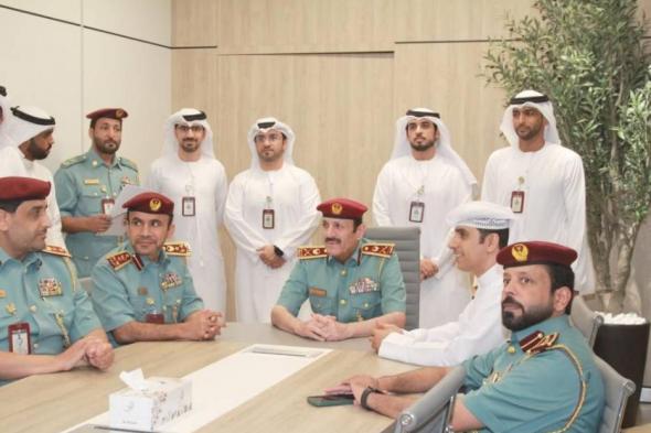 قائد عام شرطة الفجيرة يتفقد إدارة التحريات