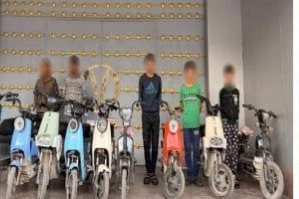 القبض على 3 صبية استعرضوا بدراجات كهربائية فى أحد شوارع بنى سويف