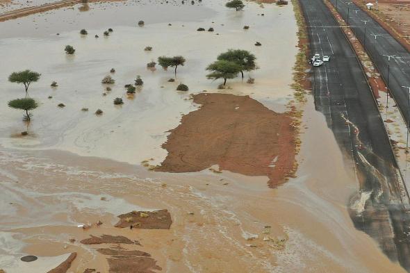 شاهد.. وادي الحسو يرسم لوحات جمالية ومناظر طبيعية شرق المدينة المنوّرة