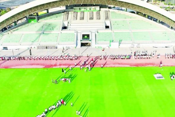 موظفو شرطة دبي يتنافسون بشد حبل طوله 290 متراً