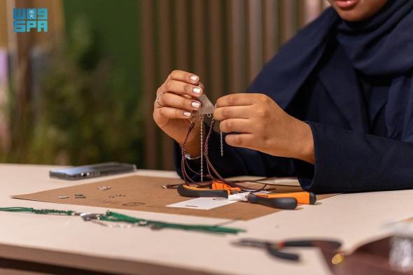 الحرف اليدوية في المملكة.. اقتصاد يتشكل بيد المبدعين ونهضة يقودها "بنان"
