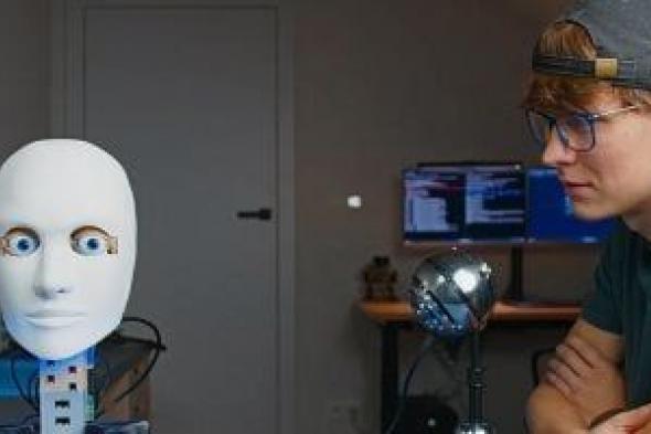 رأس روبوت مطبوع بتقنية الطباعة ثلاثية الأبعاد يتحدث مثل أرسطو.. فيديو