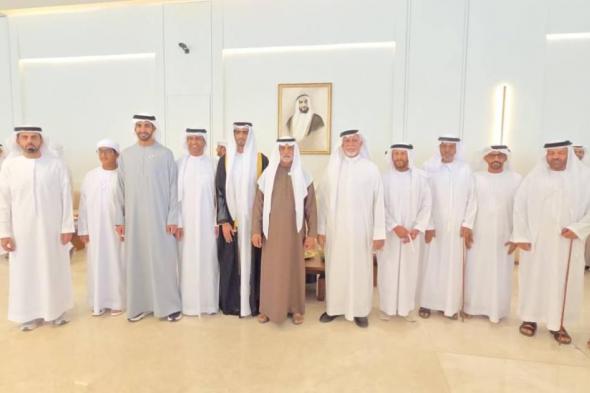 نهيان بن مبارك يحضر أفراح الخييلي والقمزي في العين