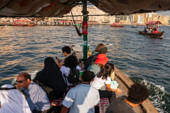 ضيوف «آيكوم دبي 2025» يستكشفون متاحف ومعالم إماراتية