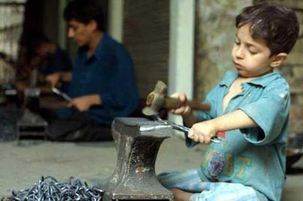 كم غرامة تشغيل الأطفال ممن لم يتم 15 سنة؟.. الموارد البشرية توضح