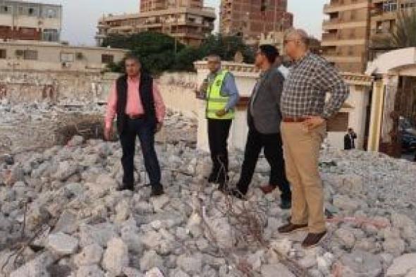 محافظ القليوبية يتابع إنشاء المرحلة "د" من ممشى أهل مصر فى بنها