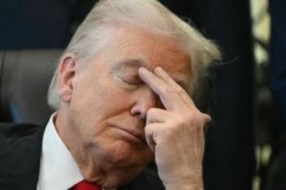 ترامب يعاني من مشكلة في صوته.. ويؤكد: بسبب الصراخ على الأغبياء.. فيديو