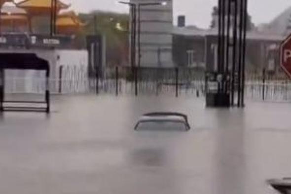 فيضانات وانهيار أرضى تجتاح شمال إيطاليا وفرق الإنقاذ تبحث عن المفقودين