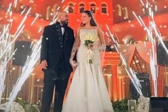 زفاف
رجل
الأعمال
السعودي
حسن
علي
ومصممة
الأزياء
منار
عصام
بحضور
رجال
أعمال
ورموز
الفن
في
قصر
The
Vie