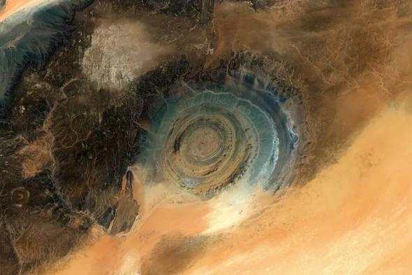 شاهد..
"عين
الصحراء"
في
موريتانيا
تُبهر
العالم
بصور
فضائية
جديدة