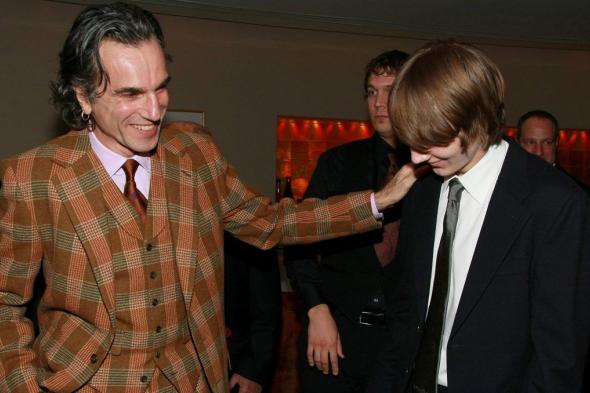 المخرج
Quentin
Tarantino
يُصرح
بأن
There
Will
Be
Blood
كان
سيصبح
أفضل
فيلم
في
القرن
لو
لم
يشارك
فيه
الممثل
Paul
Dano