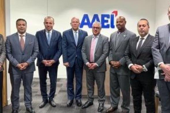 رئيس
اقتصادية
قناة
السويس
يلتقى
كبرى
الشركات
الأمريكية
لجذب
استثمارات
جديدة